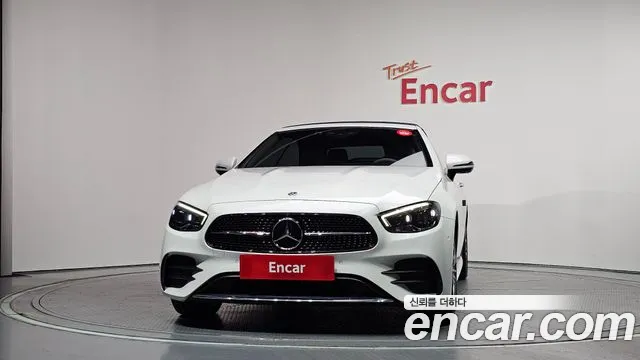 Mercedes-Benz E-Class — Фото автомобиля 3