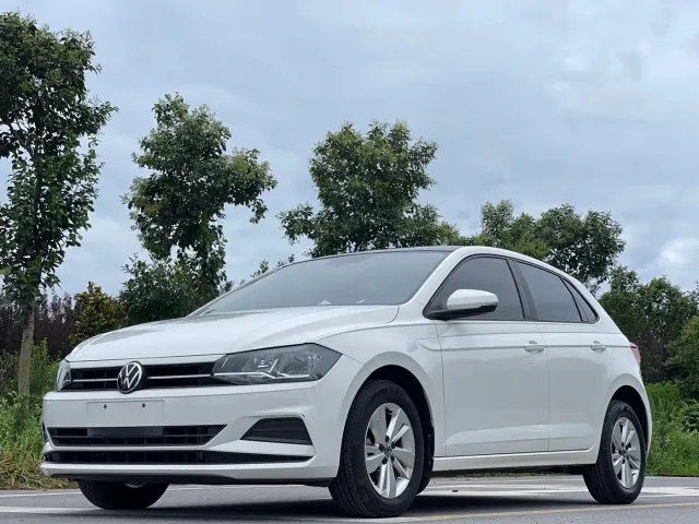 Фотография автомобиля — Volkswagen Polo