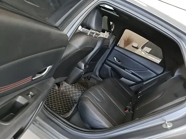 Hyundai Elantra — Фото автомобиля 16