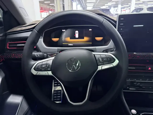 Volkswagen Lavida — Фото автомобиля 13