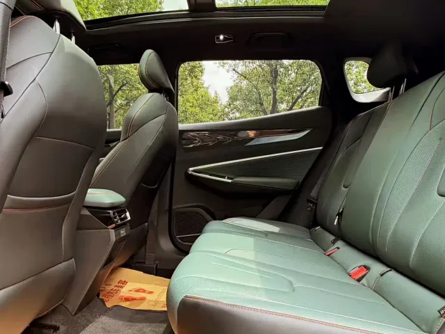 Geely Boyue — Фото автомобиля 11