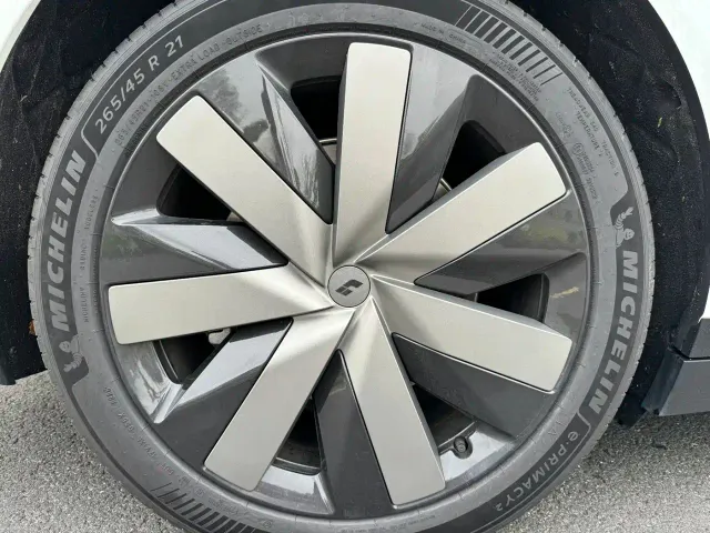 Li Auto i6 — Фото автомобиля 9
