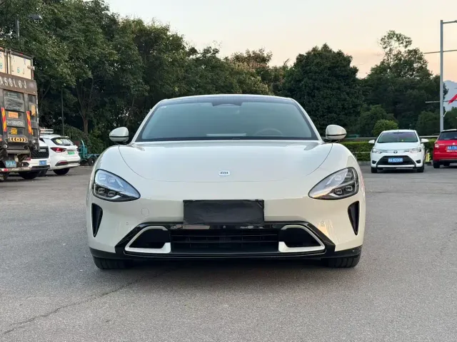 Xiaomi SU7 — Фото автомобиля 2