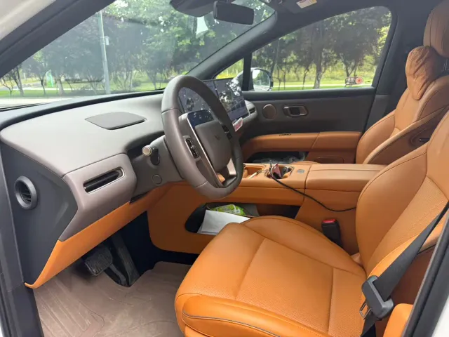 Li Auto i6 — Фото автомобиля 4