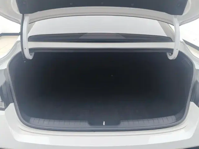 Hyundai Elantra — Фото автомобиля 4