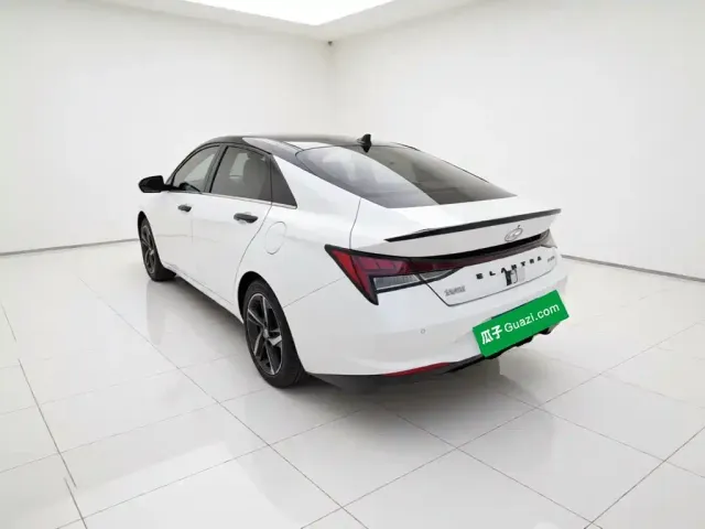Hyundai Elantra — Фото автомобиля 22