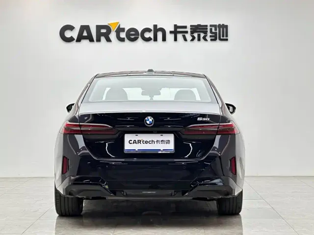 BMW 5 Series — Фото автомобиля 4