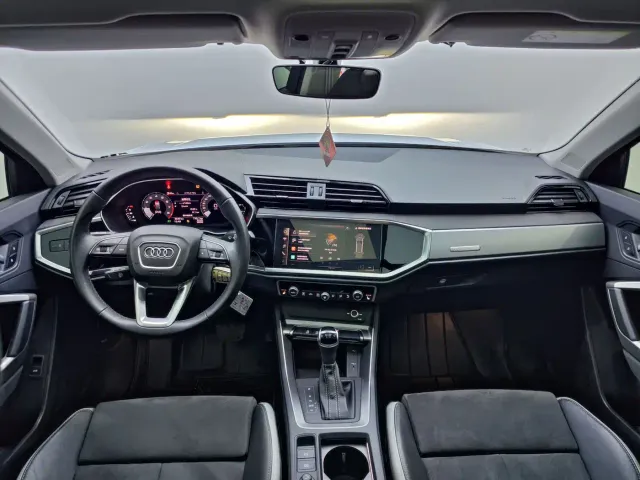 Audi Q3 — Фото автомобиля 14