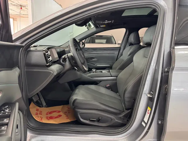 BYD Qin L — Фото автомобиля 6