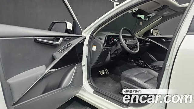 Kia Niro The All New Niro Signature — Фото автомобиля 10