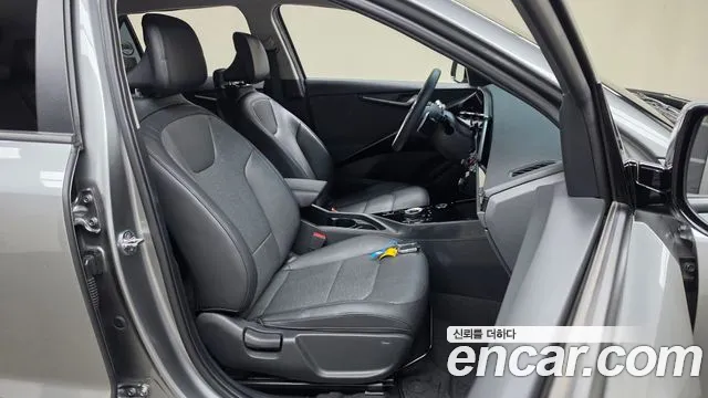 Kia Niro — Фото автомобиля 17