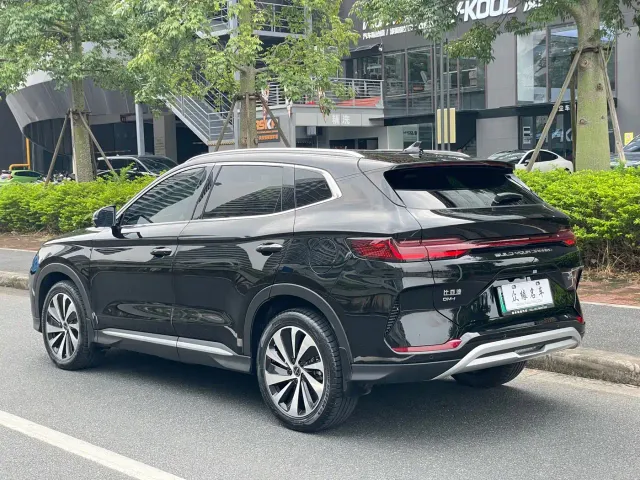 BYD Song PLUS PHEV 2024 Glory Edition DM-i 110km Flagship PLUS — Фото автомобиля 5