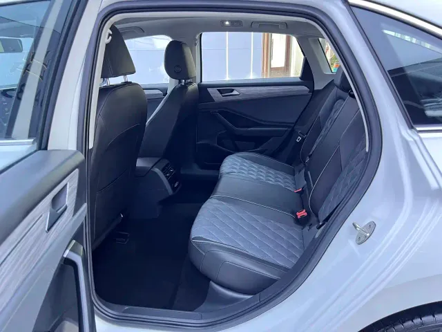 Volkswagen Sagitar — Фото автомобиля 13