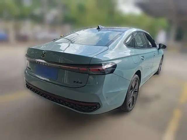 Volkswagen Passat — Фото автомобиля 9