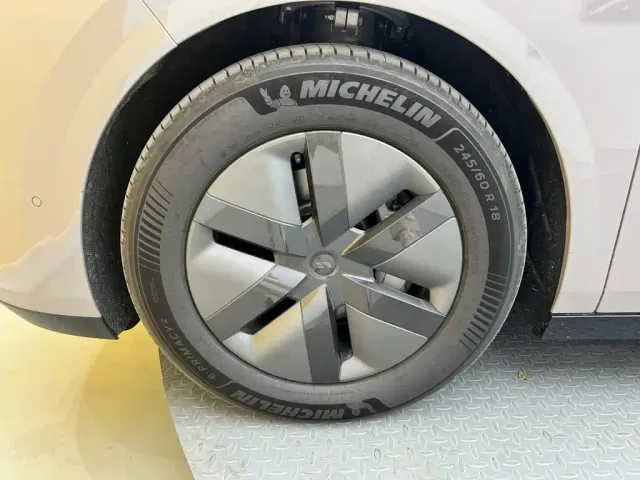 Li Auto MEGA — Фото автомобиля 9