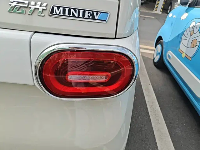 Wuling Motors Hongguang MINIEV 2024 3rd Gen 215km Advanced — Фото автомобиля 7
