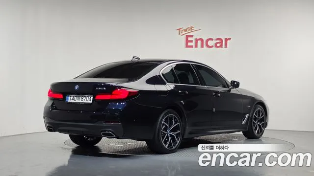 BMW 5 Series — Фото автомобиля 2