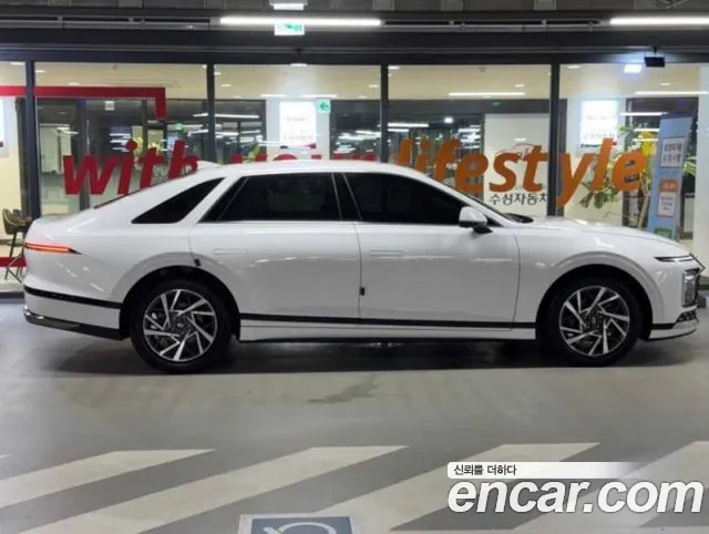 Hyundai Grandeur GN7 — Фото автомобиля 3