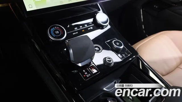 Land Rover Range Rover Sport — Фото автомобиля 9