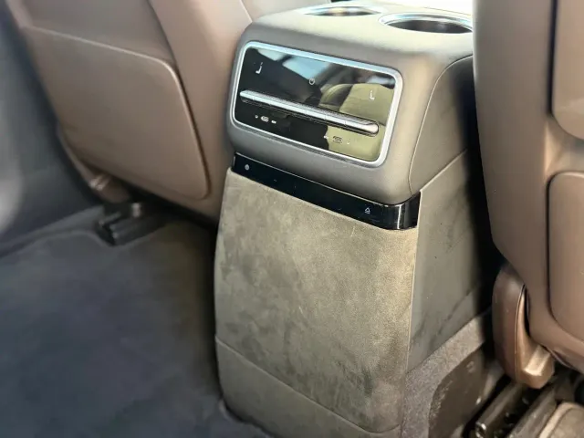 Li Auto L9 — Фото автомобиля 21