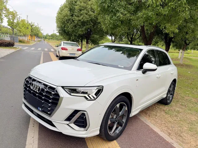 Audi Q3 — Фото автомобиля 3