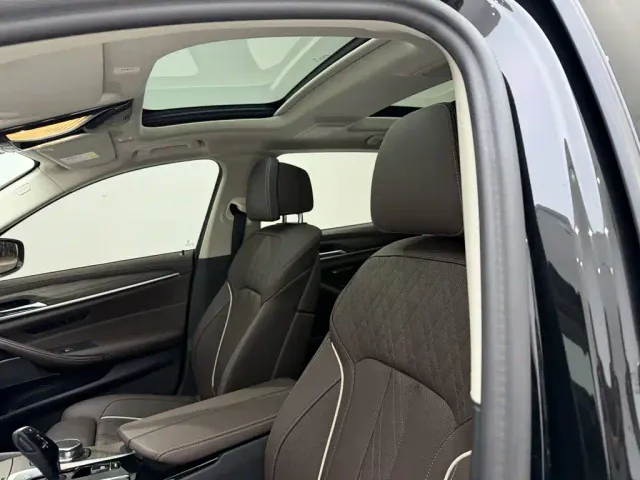 BMW 5 Series — Фото автомобиля 22