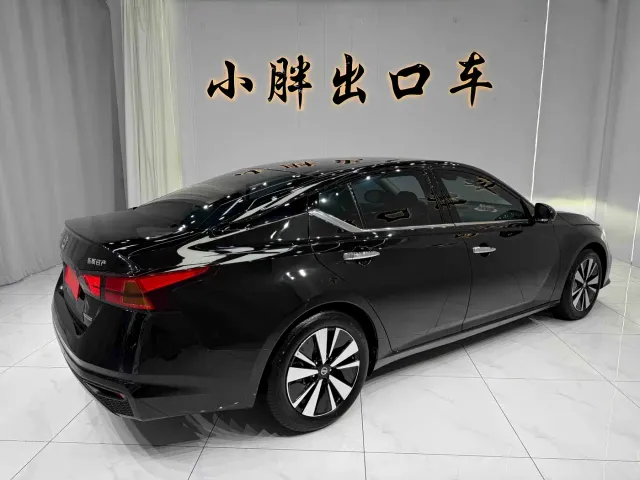 Nissan Teana — Фото автомобиля 4