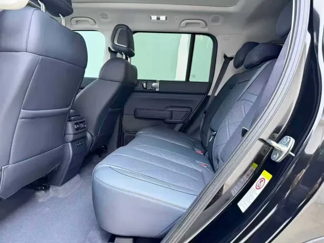 BYD FangChengBao Leopard 5 — Фото автомобиля 6
