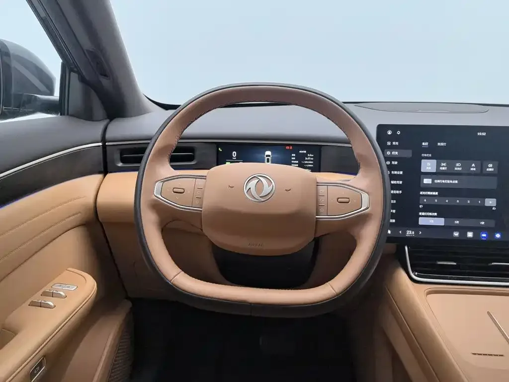 Dongfeng Aeolus Dongfeng Aeolus L8 2025 Plug-in Hybrid — Фото автомобиля 11