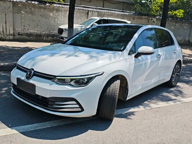 Volkswagen Golf — Фото автомобиля 2