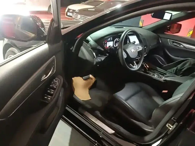 Cadillac CT5 — Фото автомобиля 14