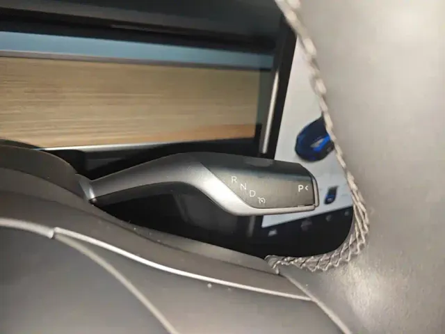 Tesla Model 3 — Фото автомобиля 13
