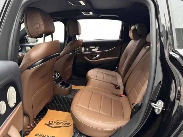 Mercedes-Benz E-Class — Фото автомобиля 9