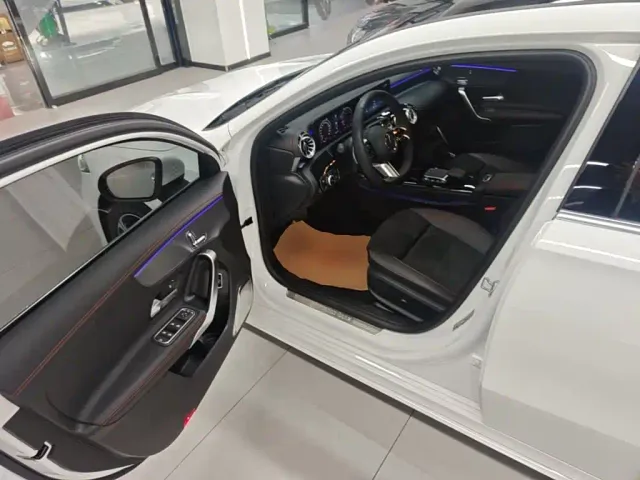 Mercedes-Benz A-Class — Фото автомобиля 15