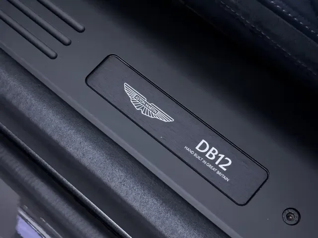 Aston Martin DB12 — Фото автомобиля 12