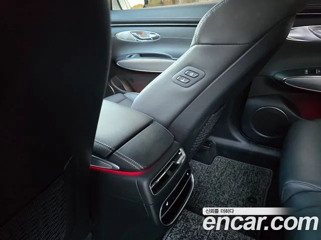 Genesis GV70 — Фото автомобиля 9