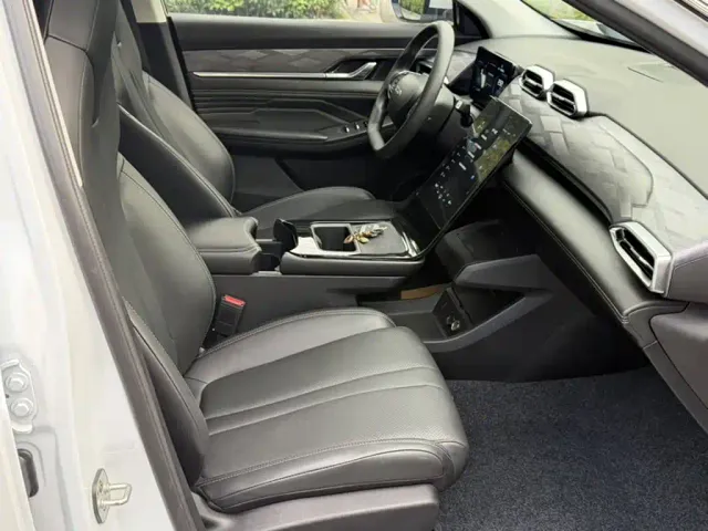 Dongfeng SKY EV01 — Фото автомобиля 15