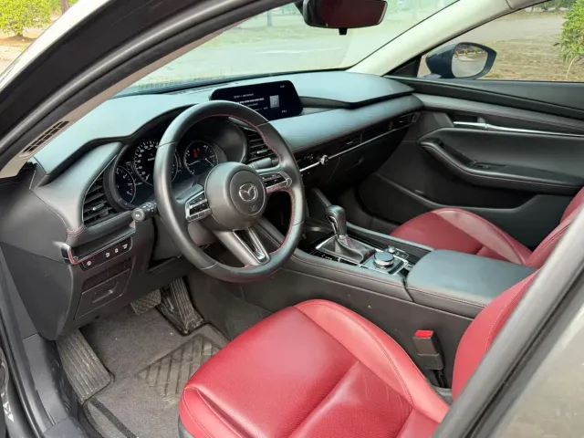 Mazda Axela — Фото автомобиля 17