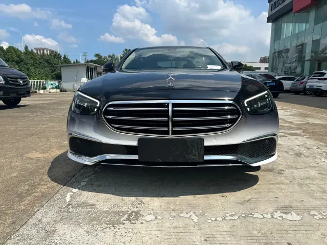 Mercedes-Benz E-Class — Фото автомобиля 2