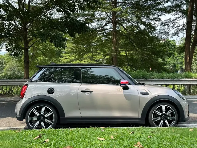 MINI MINI 2022 2.0T COOPER S Artist — Фото автомобиля 6