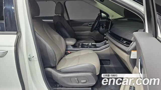 Kia Carnival — Фото автомобиля 16