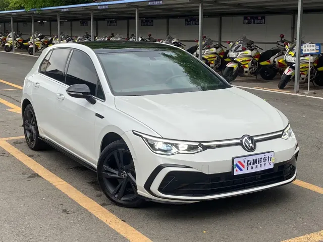Volkswagen Golf — Фото автомобиля 3