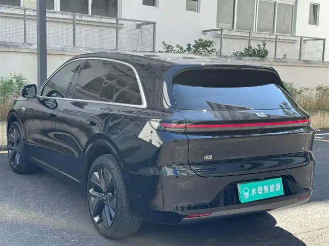 Li Auto L6 — Фото автомобиля 6