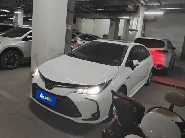 Фотография автомобиля — Toyota Corolla