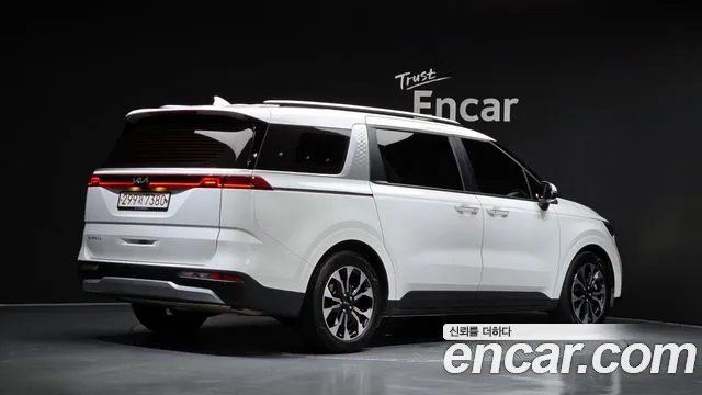 Kia Canival Carnival 4 поколение Дизель 9 мест Prestige — Фото автомобиля 2