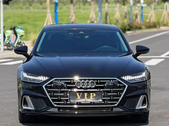 Audi A7L — Фото автомобиля 2