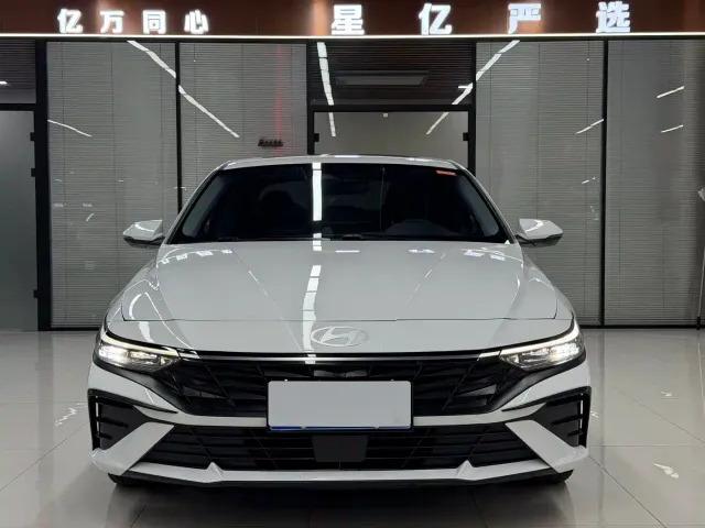 Hyundai Elantra — Фото автомобиля 2