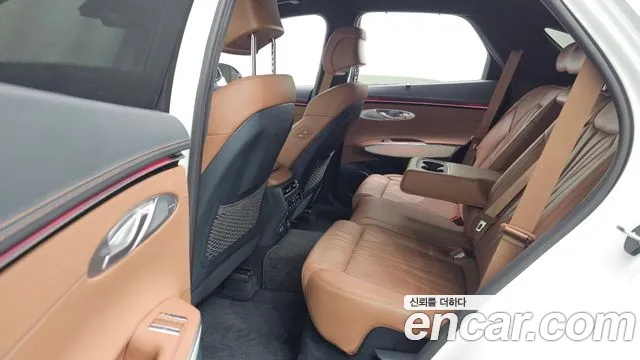 Genesis GV70 — Фото автомобиля 18