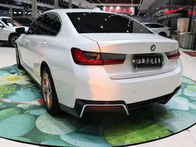 BMW i3 — Фото автомобиля 4