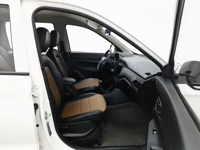 Wuling Hongguang — Фото автомобиля 23